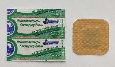  Лейкопластырь С-Пласт бактер. полимер. плен.осн.телесный 3,8*3,8 см с раст. брилл. зел. №1  фото